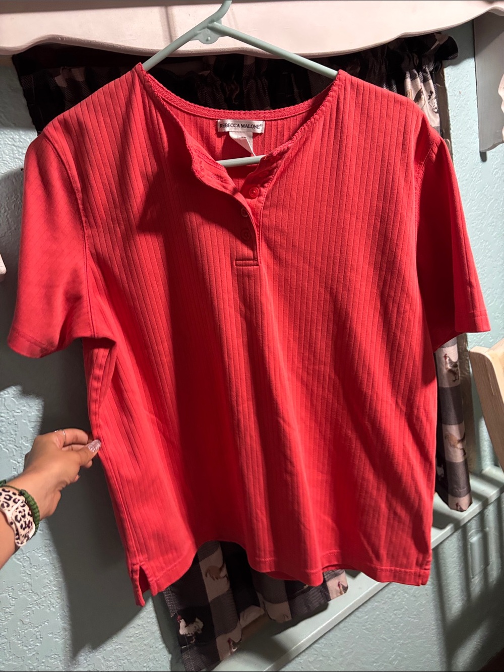 Rebecca Malone ribbed 3-button henley neckline